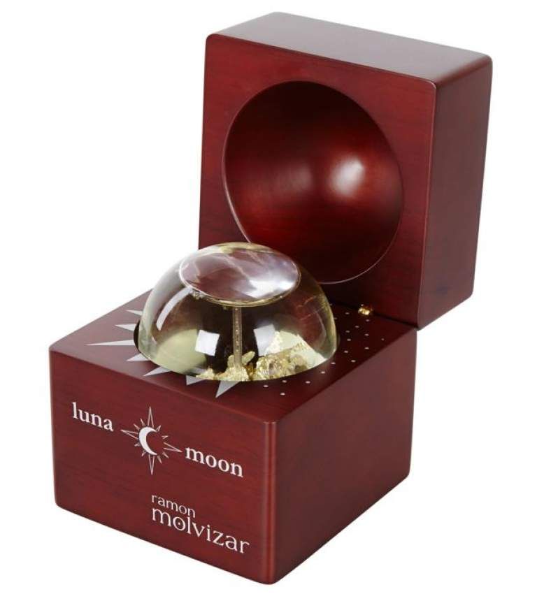 Ramon Molvizar Luna Moon