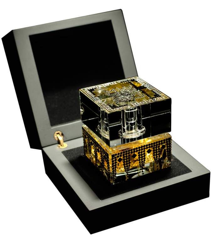 Ramon Molvizar Black Cube